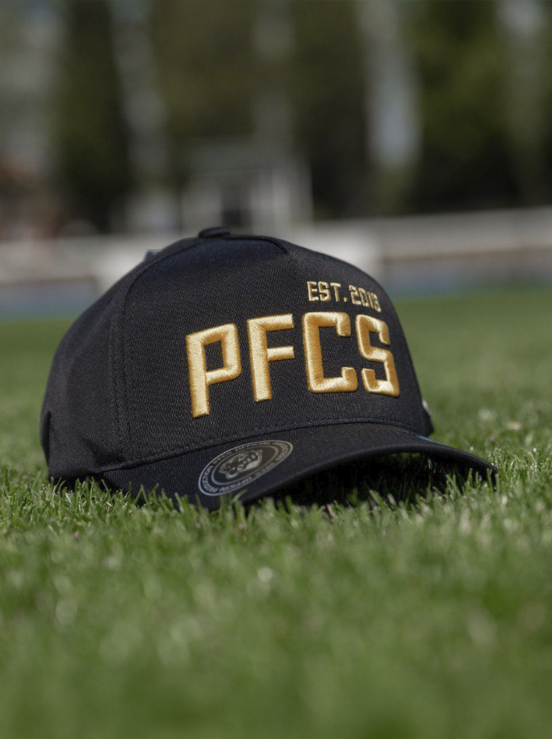 Кепка EST.2018 черная 