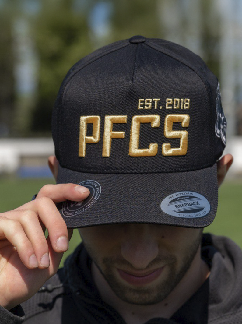 Кепка EST.2018 черная 